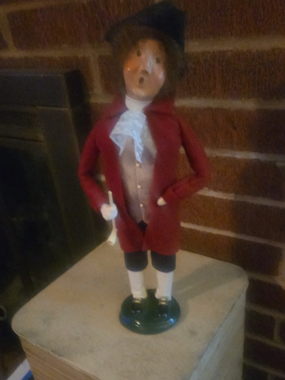 Red Coat Caroler Figurine Holiday Décor